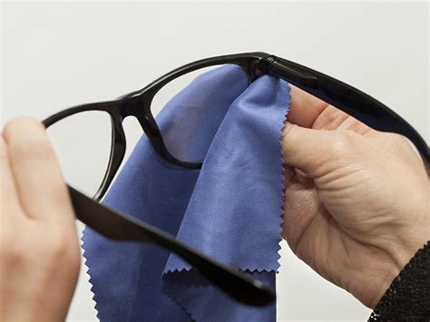 The Right Way To Clean Glasses 